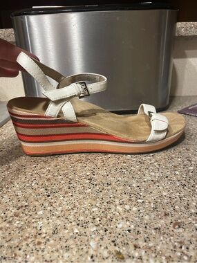 Vionic  sandal wedge platform white. 39